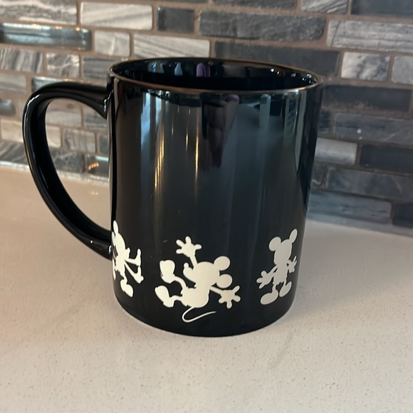 Disney Mickey Mouse Mug - Picture 3 of 4